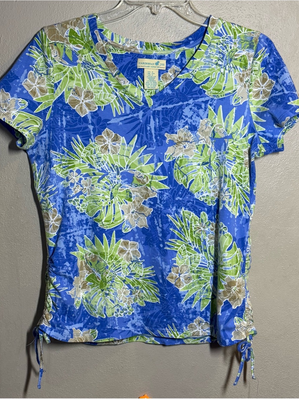 Caribbean Joe Island Supply Co Blue V-Neck SS Tropical Print T Sz Sm